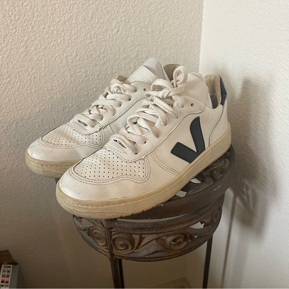 VEJA V 10 Rubber Trimmed Leather Sneaker